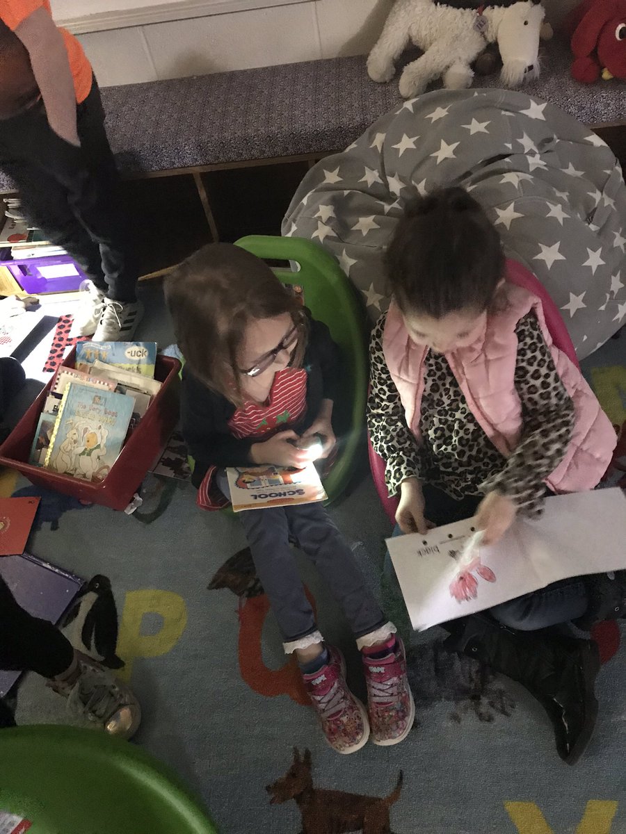 LuannStackpole's tweet photo. Flashlight Friday #lovetoread @ElmsRoad @swartz_creek https://t.co/xxQNsp3nid