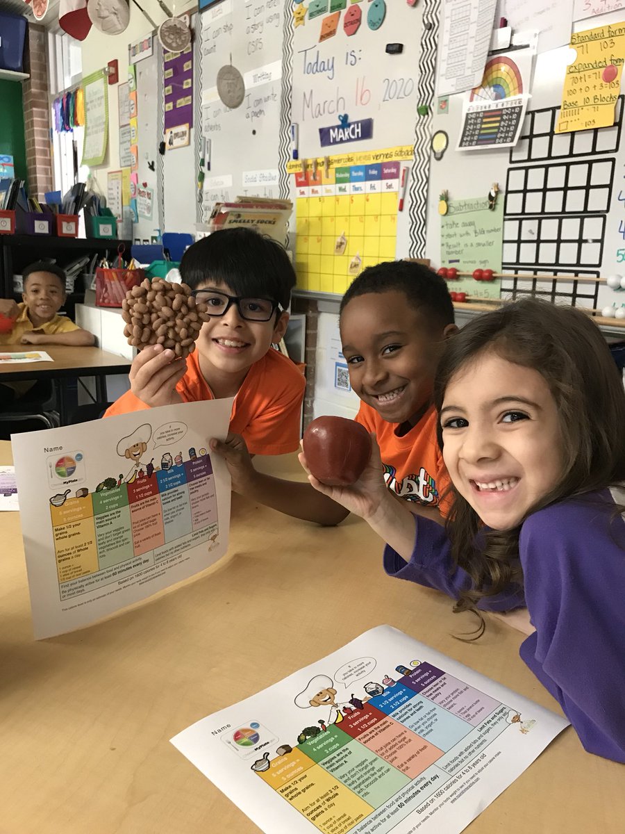 MahanJamie's tweet photo. Science Spectacular at Dunbar Primary is ALWAYS SPECTACULAR!!! A BIG thank you to all of our community volunteers that came to share their occupations and love of science with our students!!! #multiagerocks #lufkinlearns https://t.co/M05iWI7jY7