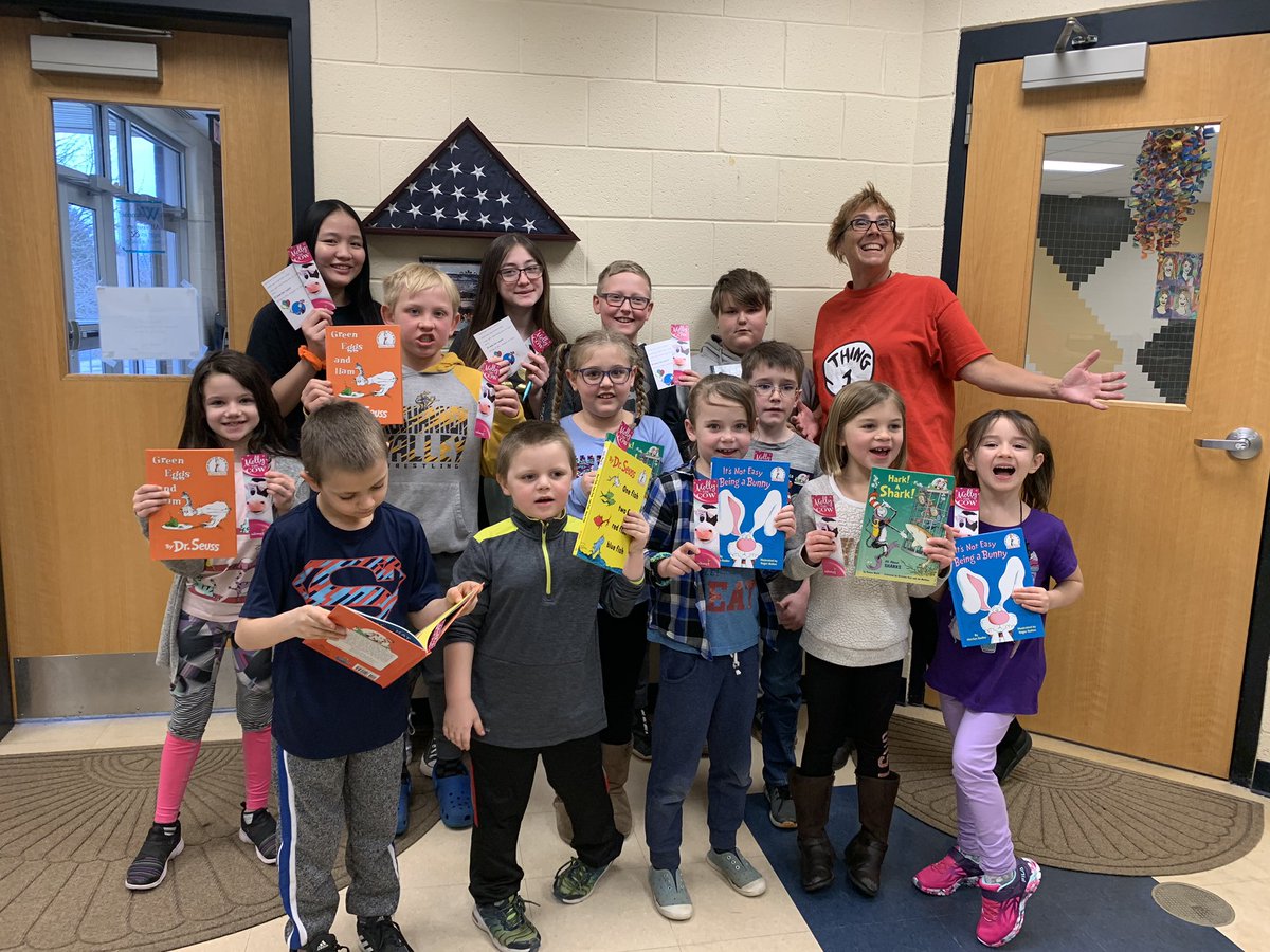 Congratulations to our book winners!! Thanks for having breakfast with us!! <a href="/trtomasko/">Dr. Tracie Tomasko</a> <a href="/JohnZesiger/">Dr. John W. Zesiger</a> <a href="/MV_Knights/">Moshannon Valley SD</a> #weareTNG #momentsmatter #TNGfeedskids