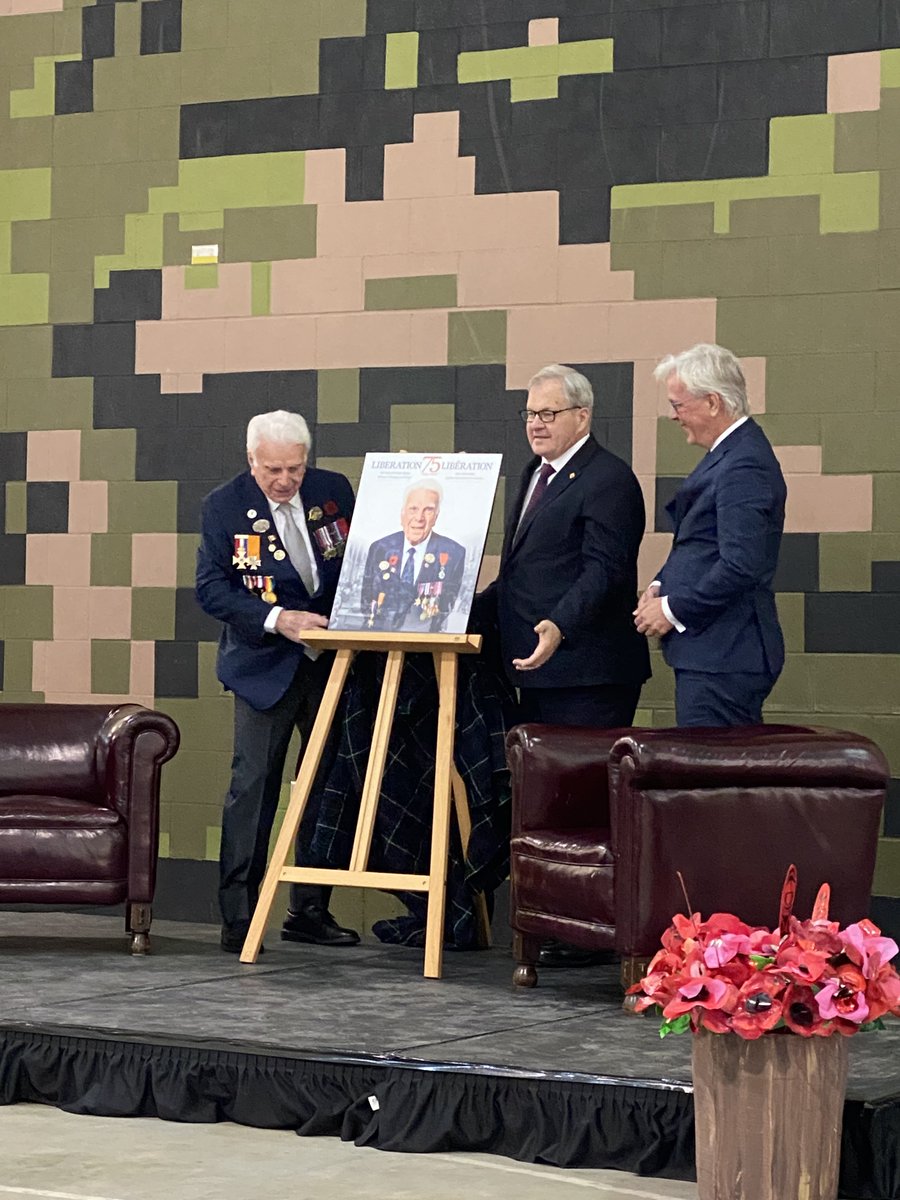 NLinCanada's tweet photo. Yesterday, Consul-General of the Netherlands in Vancouver Henk Snoeken attended the ceremony unveiling the @VeteransENG_CA poster which marks the 75th anniversary of the liberation of the Netherlands. 

#75YrsFreedom #Liberation75 #LestWeForget https://t.co/SJkPqawgMm