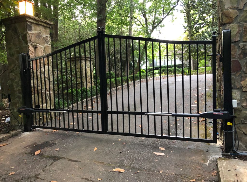 SIAironDesign's tweet photo. Our latest gateway automation installation!
Learn more about our gateway automation installation here:
https://t.co/SrUMIJGgW1
#gatewayautomation #metalfencing #woodfencing #metalfence #woodfence #SIAIronDesign #IronDesign #IronWork #CustomIronWork #Fencing #Gates #Staircases https://t.co/9Fd7UTVlIF