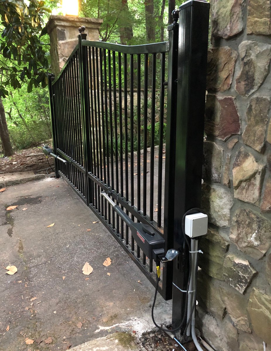 SIAironDesign's tweet photo. Our latest gateway automation installation!
Learn more about our gateway automation installation here:
https://t.co/SrUMIJGgW1
#gatewayautomation #metalfencing #woodfencing #metalfence #woodfence #SIAIronDesign #IronDesign #IronWork #CustomIronWork #Fencing #Gates #Staircases https://t.co/9Fd7UTVlIF
