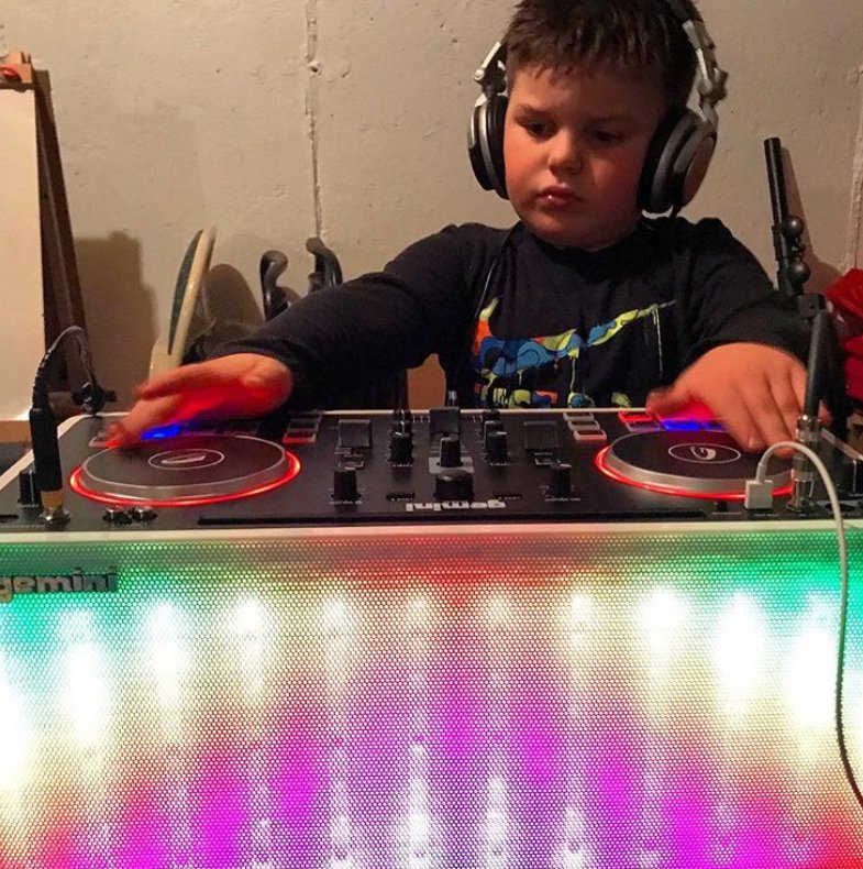 GeminiSoundHQ's tweet photo. #Flashbackfriday to this gem #📸 @joeyo860

#basementsesh #geminimixer #geminimix2go #geminisound https://t.co/OnwfnKsH48