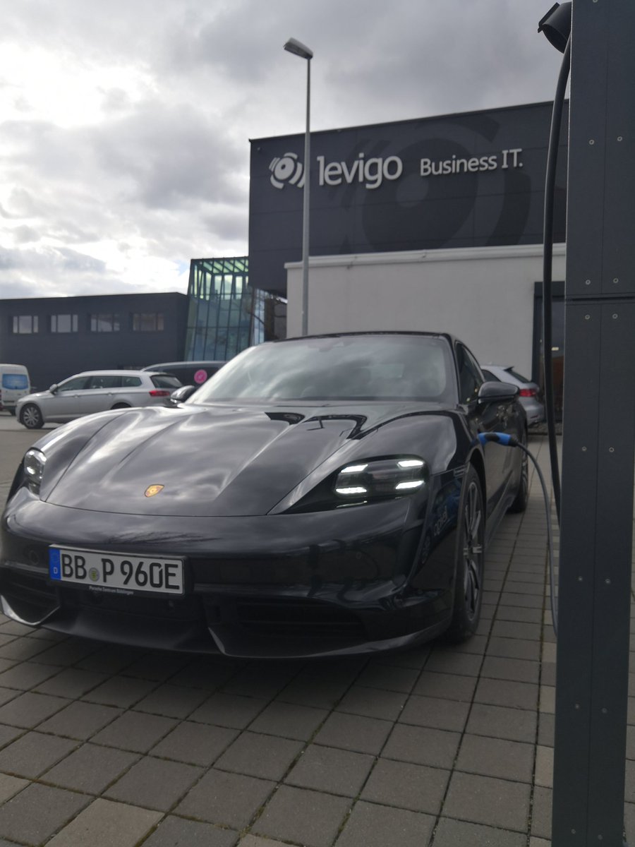 bauschor's tweet photo. Elektromobilität testen. 😉 https://t.co/pYicw2TbQa