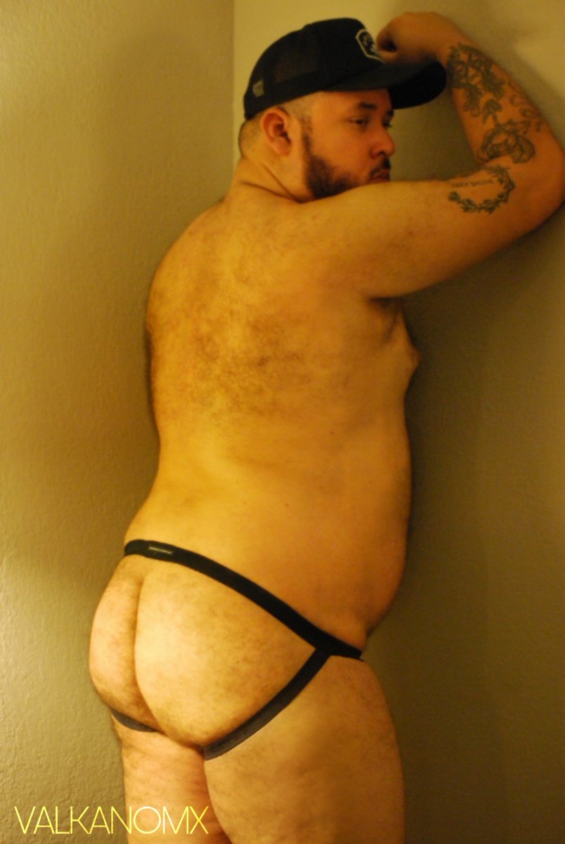 valkanomx's tweet photo. Retwitt y subo más....
#osos #bear #bears #cursos #beard #gay #instagay #barba #gayboy #urso #instabear #gaybear #oso #beargay #instabeard #ososmexico #barbudo #instabeards #bearded #musclebear #scruff #boy #gaymen #beardstyle #barbudos  #maduros #instabears https://t.co/d9G95VLP6K