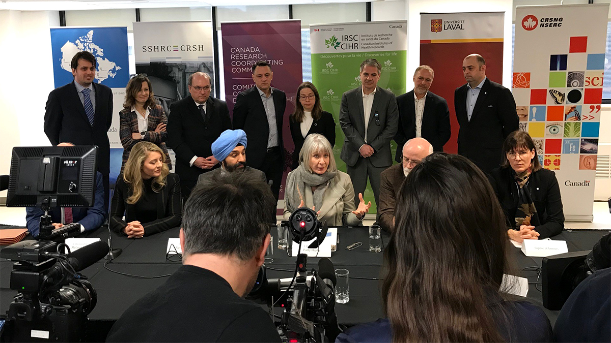 CIHR_IRSC's tweet photo. Today, the Minister of Health @PattyHajdu announced an investment of almost $27M in #coronavirus research, aimed at mitigating the outbreak and preventing misinformation. https://t.co/TclTGX0SNb https://t.co/dB3CARwdNr