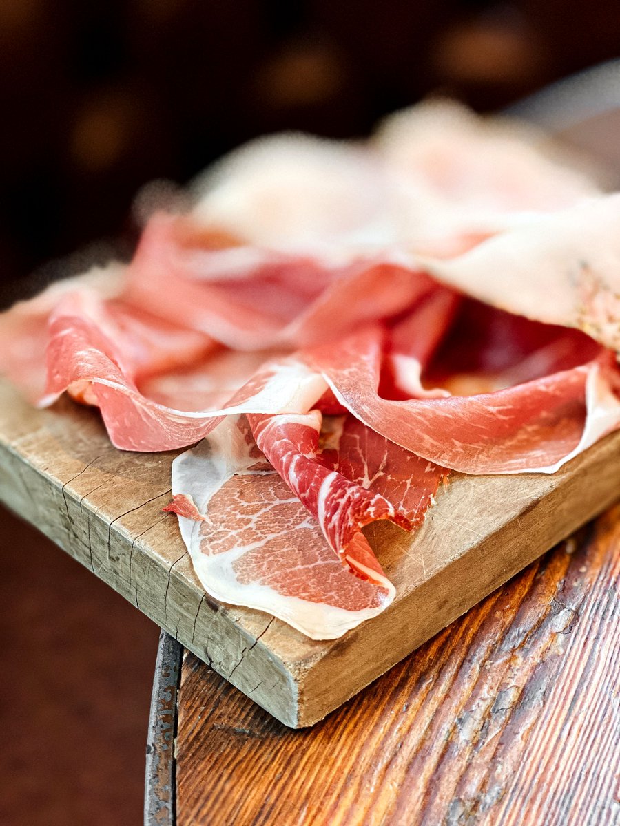 If you feel peckish when you come down #tonight, we've got the most decadent selection of #bar #snacks available every day until 10pm. From #Prosciutto di Norcia that we cut wafer-thin to order, to Venetian #grilled #sandwiches and creamy #burrata. What's gonna be your pick? 🍹🍖