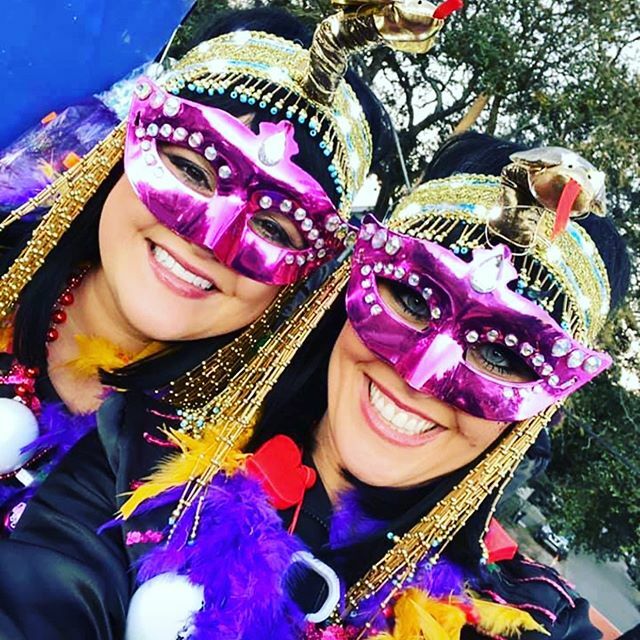 HAPPY FRIDAY! 💜💚💛
.
.
.
#ridecleo #mardigras #kreweofcleopatra #nola #cleopatra  #hailcleo ift.tt/3axJb8d