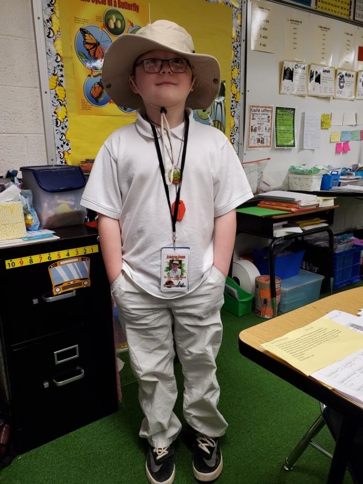 SING_n_teacher's tweet photo. More #ReadAcrossAmericaWeek dress up! This #FoxinSocks tho! & #StarBelliedSneetches #jurassicpark #paleontology #LESisShapingSuperHeroes @LandisBuzz #RSSReads @RSSinformation https://t.co/r3Fi28VLVl