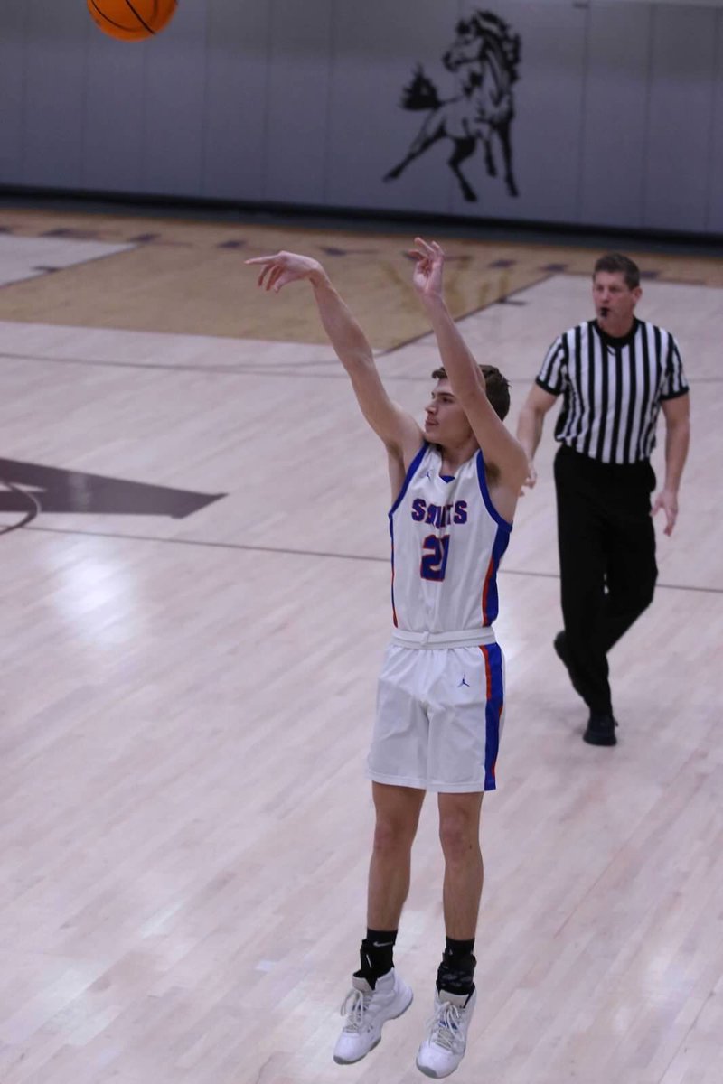 jakeeekerr's tweet photo. GAMEDAY‼️

Area Finals🏀

7 Saints vs. 4 Beggs
@ Stroud Route 66 Coliseum
8:00 pm

#MarchOn https://t.co/srePW9eali