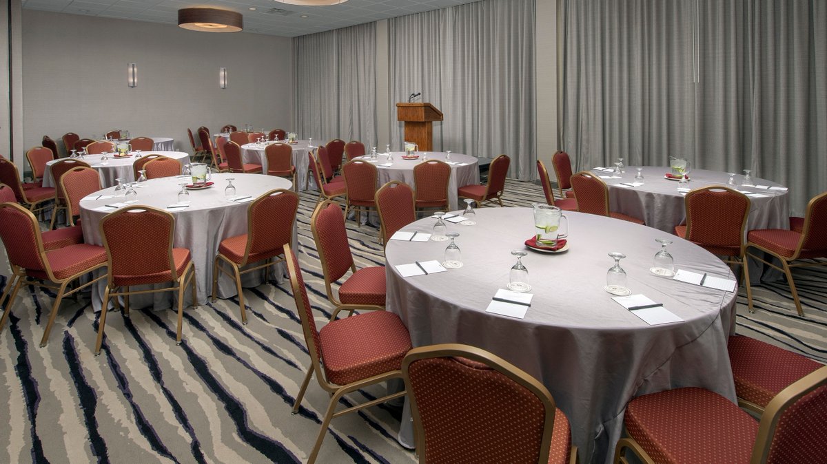 cpsanantonioapt's tweet photo. With 8 meeting rooms and 5,000 Sq. Ft. of space, we have everything you need for a great event! #sanantoniohotel
https://t.co/WUSCr8agWm https://t.co/NwAkw9AZ8q