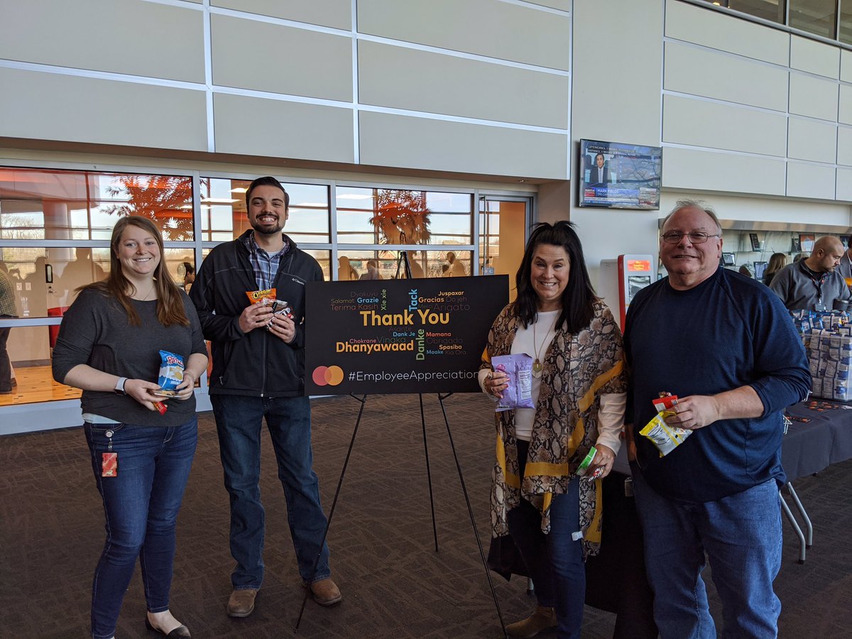 MastercardSTL's tweet image. It’s #EmployeeAppreciationDay and we love spoiling our folks! Snacks for all!! @wearemastercard #HappyFriday