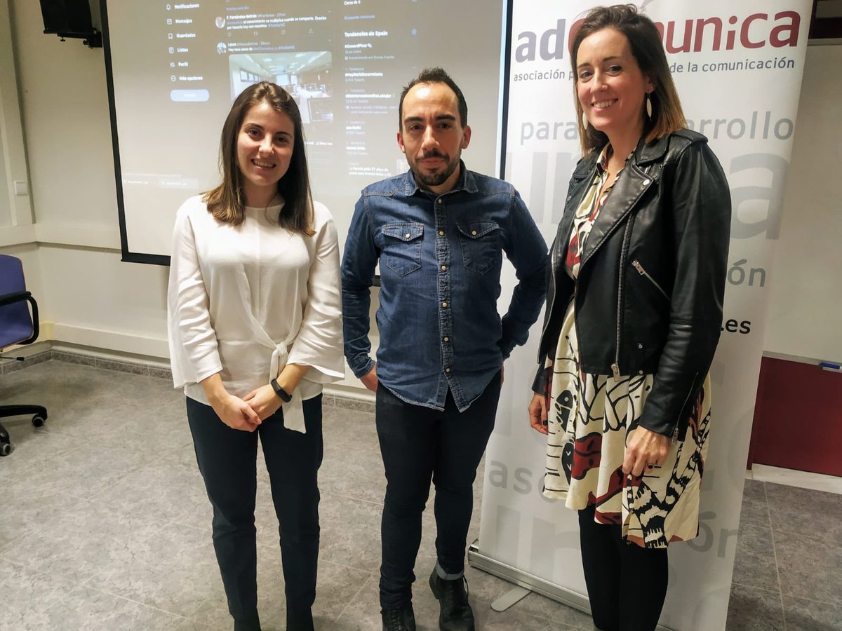 fue_uji's tweet photo. En la @fue_uji seguimos aprendiendo cada día. Hoy toca curso práctico en @UJIuniversitat sobre redes sociales con Carlos Carbellido @carbellido. Gracias asociación AdComunica por esta iniciativa ! #TwitterAC #siempresumando #formacion #comunicación #elsabernoocupalugar #FUEUJI https://t.co/aFwFzAUjI9