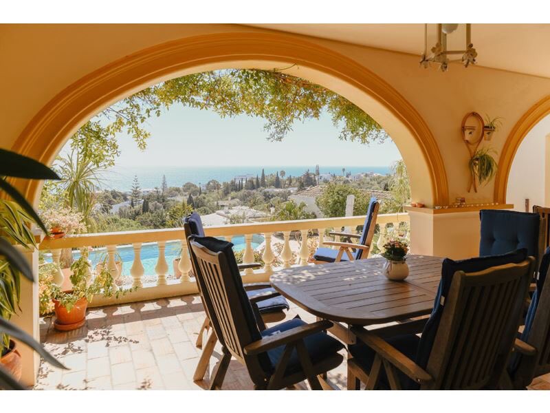 AffinityVillas's tweet photo. Uninterrupted sea views and an infinity pool!
Newly available for 2020, this exclusive south facing 4 bedroom villa in #Luz on the #Algarve, #Portugal, is a ten minute walk from the beach, bars, restaurants and supermarket.
https://t.co/uO9gDYuUSJ https://t.co/jyHH7f64Kl