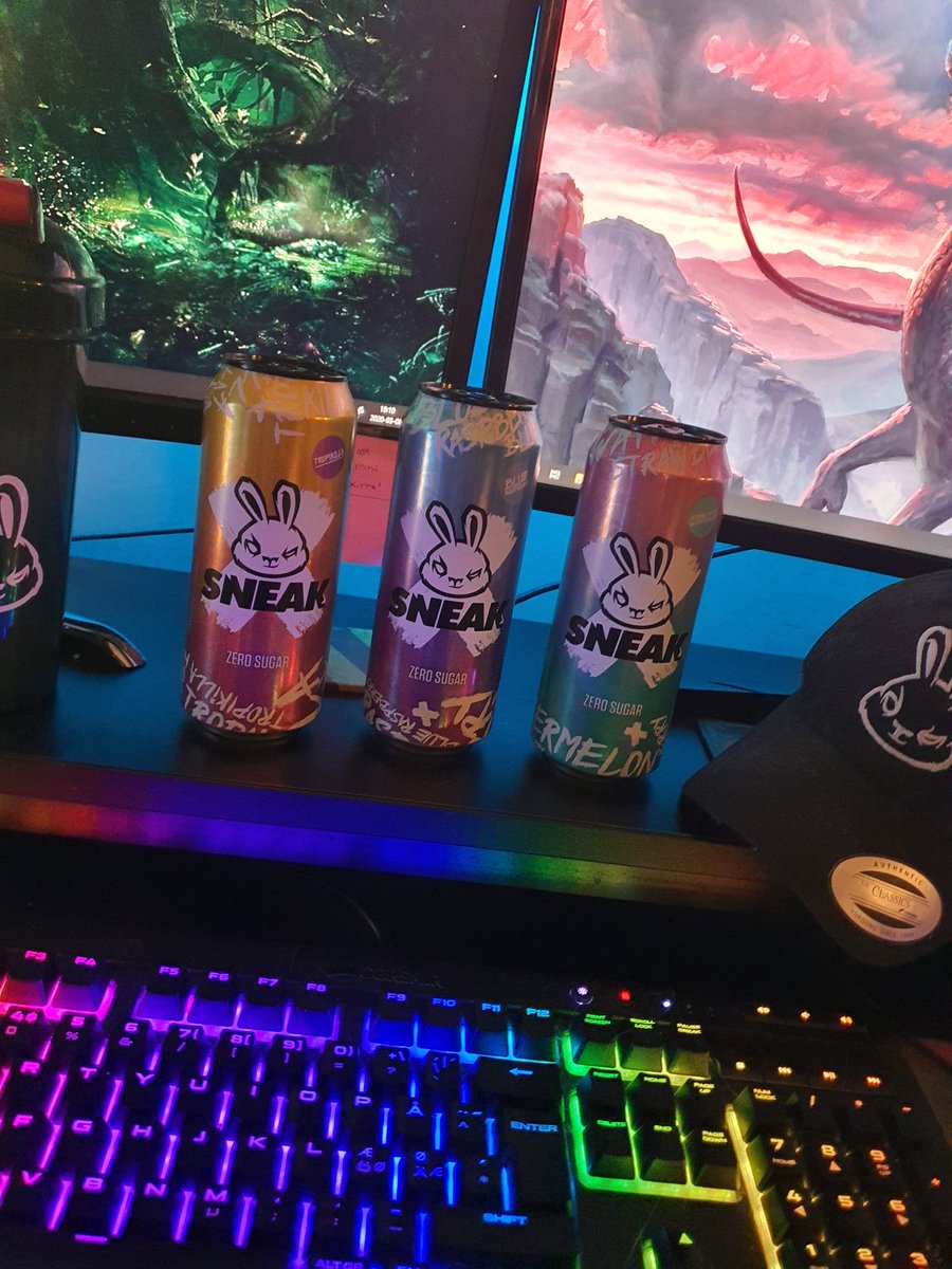 My variety pack from <a href="/SneakEnergy/">SNEAK</a> came in the mail today! They look amazing, think I'm gonna try the blue raspberry first 😎👌🏻 #sneak #gamergirl #gaming #energy #hellyeah