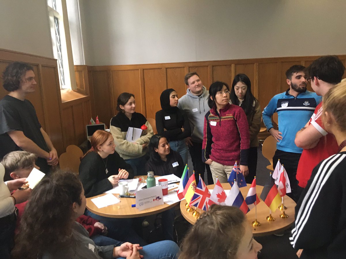 DrAmandaSlevin's tweet photo. Well done #PAI1010 & #DegreePlus students for wholehearted participation in #WorldClimateSimulation & great negotiations
Biggest thanks to: @pfdoran for wonderful facilitation; Rachel & @babselynch @greenatqueens for co-organising & help; & @SelinaODoherty
#QUBSustainability https://t.co/HC4PYpGOYt