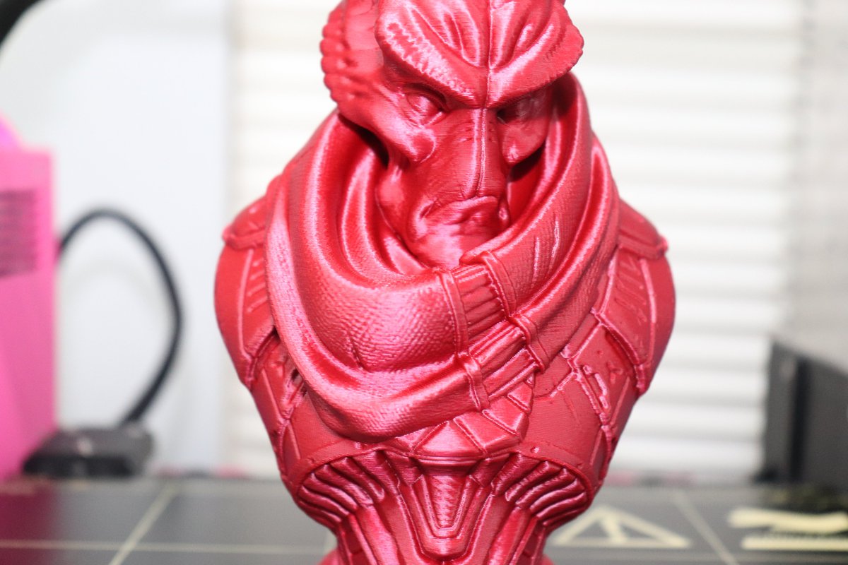 d_oem3's tweet photo. Alien Bounty Hunter Bust by Eastman. Printed on my @Prusa3D  MK2S @GregoireSaunier #BearUpgrade. https://t.co/X8gkv8nuWe