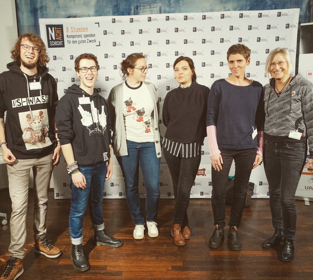 Am letzten Freitag waren wir bei der tollen #Nachtschicht und konnte Illustrationen und Designs erstellen!

Danke an das gesamte Team, die #Nachtschicht und den <a href="/Tagesspiegel/">Tagesspiegel</a>! ❤️

(Foto von Andreas Ernst für Nachtschicht-berlin.de) 

#Demokratie