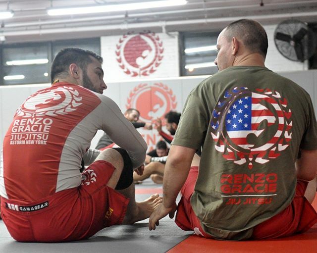 RGAQueens's tweet photo. Teachers who put relationships first don't just have students for one year; they have students who view them as 'their' teacher for life.
#renzograciequeens#magnogama#gamagearbjj#bjjfamily#nogi#jiujitsuismylife#bjjlefstyle#jiujitsu4life#bjjtrsaining#jiujitsuparatodos#bjjprof… https://t.co/yosv7gy8Vz