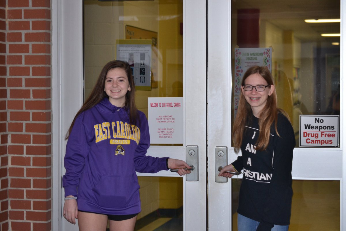 NDJSRebels's tweet photo. Celebrate 2020! Betas Opened the Doors Each Day This Week! Making A Difference! Be Kind! #betaweek20 https://t.co/ZEkKgA8AUG