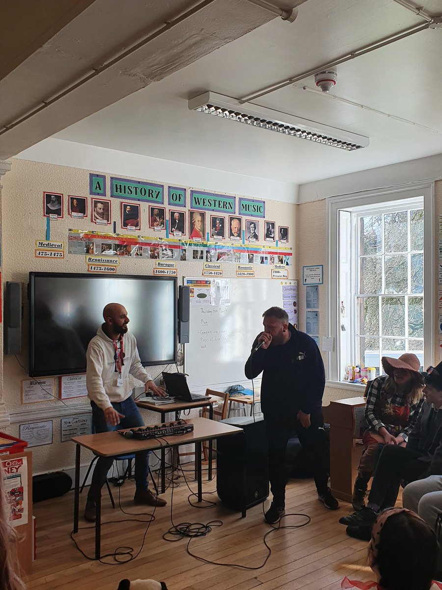 StevieBarkerEDU's tweet photo. Today has been The Greatest Show @AlderwasleyHall celebrating #WorldBookDay2020 with @schoolofbeatbox @InspireELS @J4mesWyatt @FurthestFromSea &amp; so many more! I will have to tweet about this for weeks now! I cannot wait to see all the photos! https://t.co/ppQFOWvYFZ