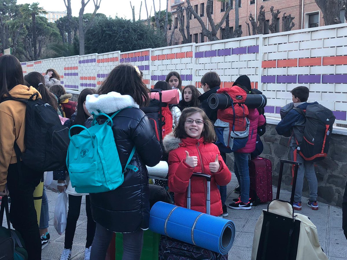 jymvedruna's tweet photo. Los niños de 5° y 6° de Primaria ya están en @VedrunaToledo en su primer encuentro intercolegial. ¡Felices por poder conocer a otros niños Vedruna! 🥰 #SomosVedruna #SomosFamilia #PrePascua #EscuelasCatólicas https://t.co/jVJ4PvHV9D