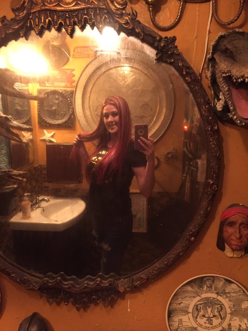 Adventures in Santa Monica at this cute lil restaurant. Alligators in the bathroom?!? How cool is that<a href="/tag/adventures"class="tags"><span>#adventures</span></a><a href="/tag/beach"class="tags"><span>#beach</span></a><a href="/tag/santamonica"class="tags"><span>#santamonica</span></a><a href="/tag/trishamuthaf"class="tags"><span>#trishamuthaf</span></a>