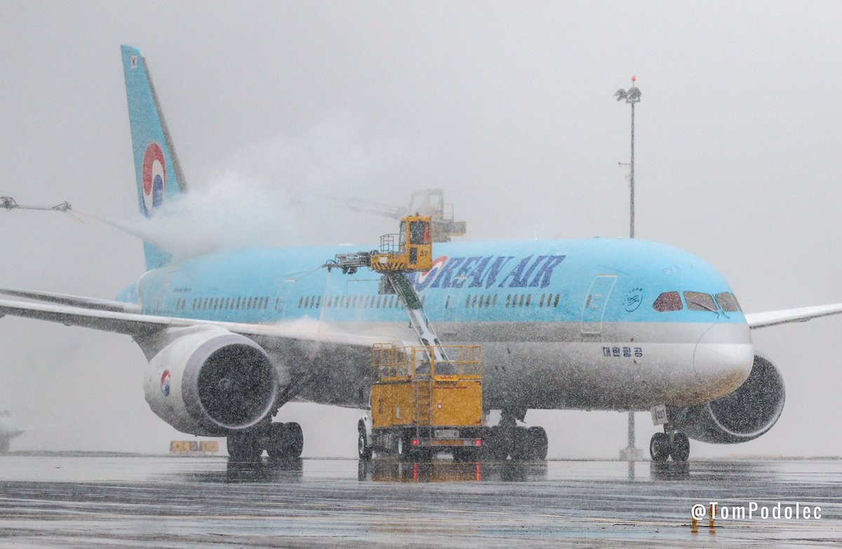 TomPodolec's tweet photo. Reduced customer demand; Korean Air reducing Toronto service to three times weekly starting Mar 9 until Mar 29 & then canceling service until Apr 25.Service to Vancouver will be reduced to 3 times weekly starting March 9 until Apr 25.
#COVID19 #Coronovirus #KE71 #KE72 #KE73 #KE74 https://t.co/kJMjI7DBbm