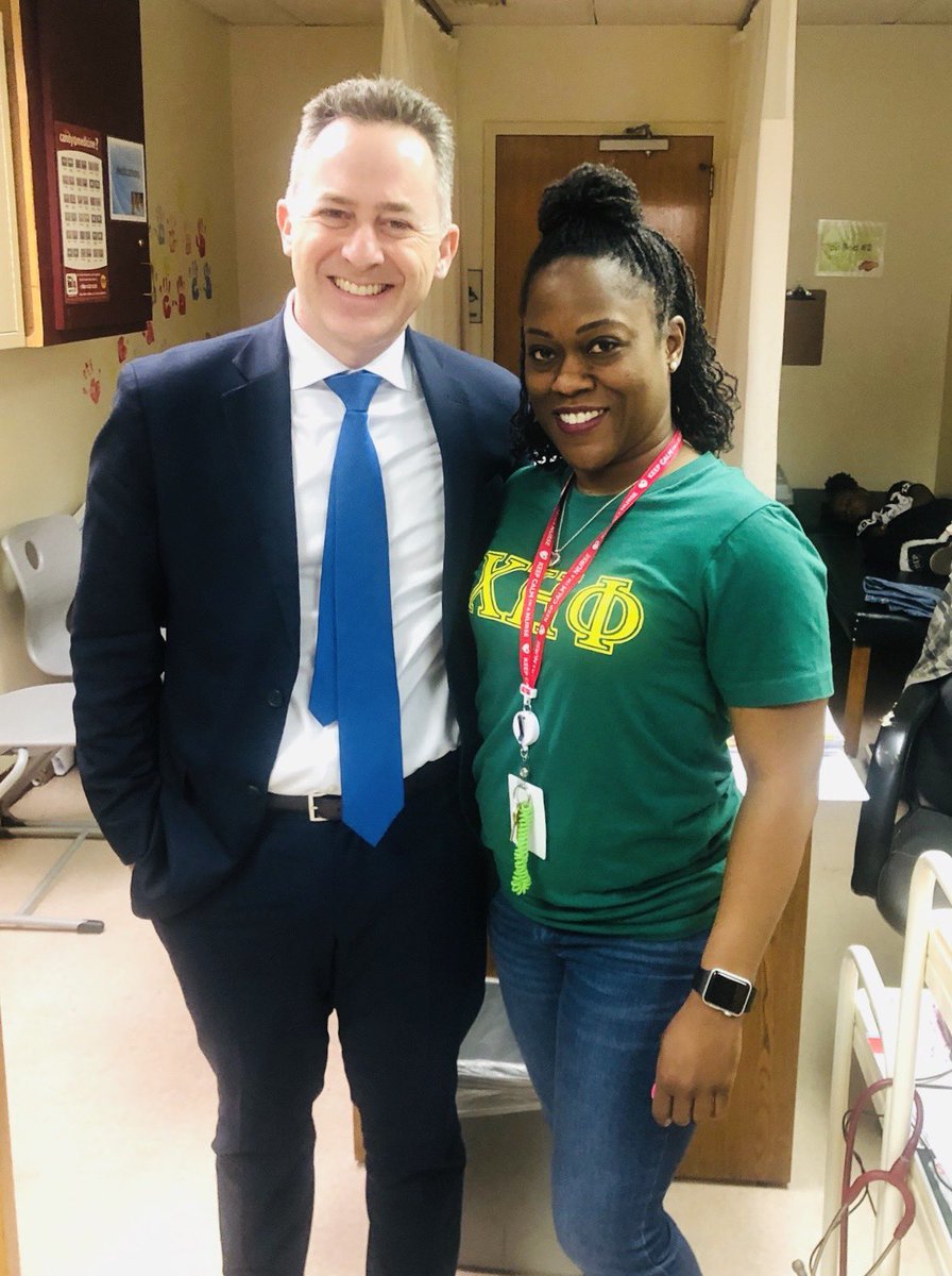 JasonKamras's tweet photo. Enormous gratitude to Nurse Washington at Fairfield Court - and ALL of ⁦@RPS_Schools⁩ nurses - for the incredibly important work you do every day AND for how nimble you’ve been in taking all the necessary steps related to COVID-19. #RPSNursesRock ❤️🩹🩺🌡💊 https://t.co/uZvPTvRTcL