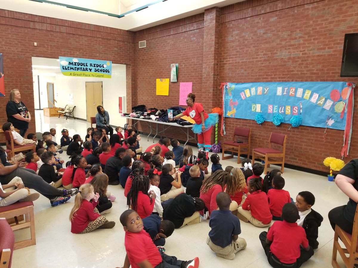 emb0889's tweet photo. My APs are better than yours. They took time out of their busy schedules to read to our Kindergartners. @Samantha_Fuhrey @MsRBattle @jrtzfanclub @RonEdwardsWorld #ncssbethebest #drseussbday https://t.co/RxD0kZtU7y