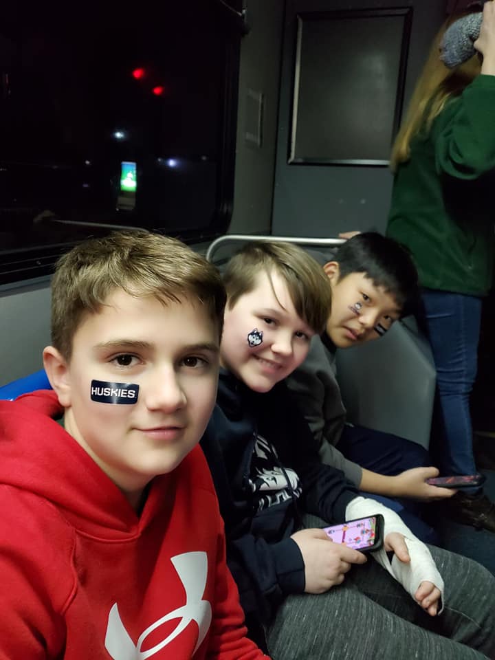 HuskyTicketProj's tweet photo. From our partners at Mansfield Youth Services on last night's game: "Husky Ticket Project has been such a wonderful opportunity for families in our community. Living in Mansfield, families hear about UConn all the time, but many don’t have the extra money to buy tickets" (1 of 2) https://t.co/h4iVmfndtT