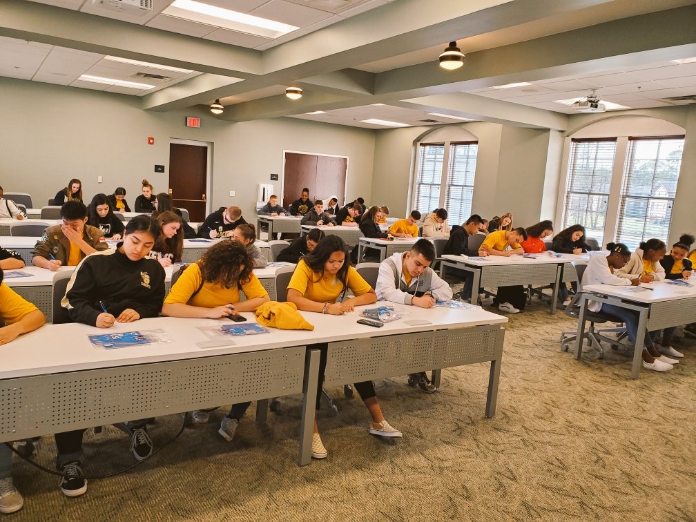 subminer72's tweet photo. Sprayberry NJROTC visiting South Georgia State College. Beautiful campus, very hospitable #sgsc #wearesprayberry #shspositiveposting https://t.co/bPXK7VSWgL