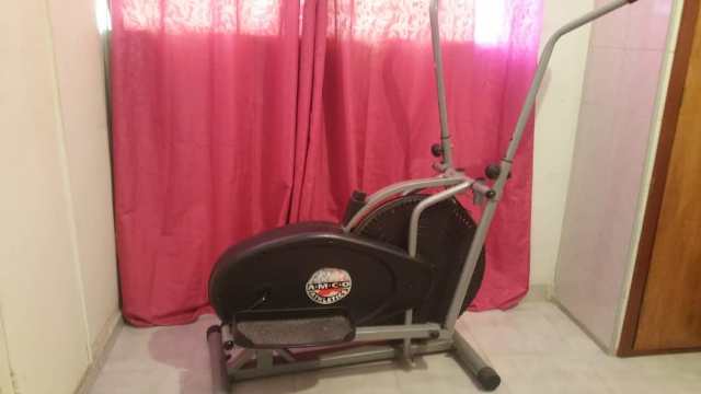 CaraboboEmpleos's tweet image. #100ofertas #ventas #artículos #BicicletaEstática Vendo Bicicleta estática poco uso $40. 0424-448.83.63. Más artículos en 100ofertas.com