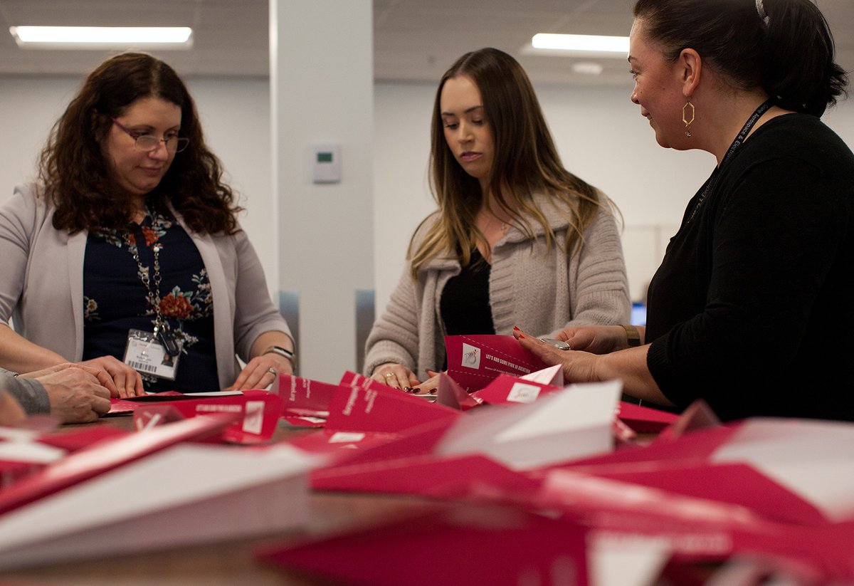 CraneAE's tweet photo. We're proud to recognize all the Crane A&E women who move our business and aerospace industry forward. We're celebrating Women of Aviation Week by taking the WOAW Pink Paper Plane Challenge. #WomenOfAviationWeek #PinkPaperPlane #ChangeTheFaceOfAviation
➡️ https://t.co/mEj3OmSnJW https://t.co/IHm3lxboQI