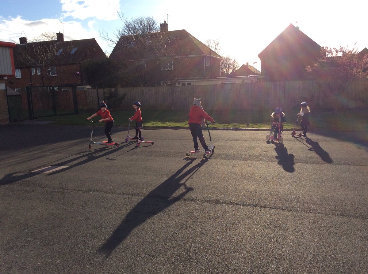 MonkhouseOSC's tweet photo. This week has been wonderful, we have enjoyed making the most of being outside down at osc and across lunchtime ☀️ https://t.co/enNsh9xaC3