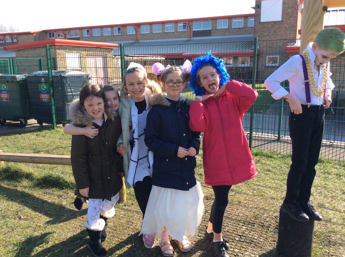 MonkhouseOSC's tweet photo. This week has been wonderful, we have enjoyed making the most of being outside down at osc and across lunchtime ☀️ https://t.co/enNsh9xaC3