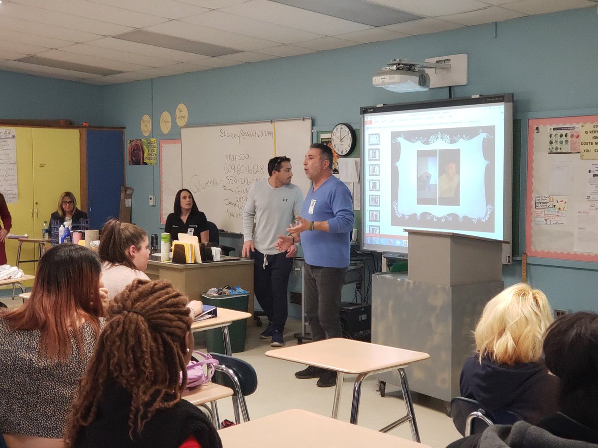 HTSDSuperBatlle's tweet photo. A special thank you to Recovery Advocates of America @RAA_Inc for visiting our @WeAreHTSD Jrs & Srs for Drug Awareness & Prevention Week.
#HamiltonDAPweek
@HTSDCurriculum @HamiltonPhys @HTSD_Nottingham @HTSD_Steinert @HTSD_West @HTSDSecondary #HTSDSTRONG https://t.co/hWX3JyBgni