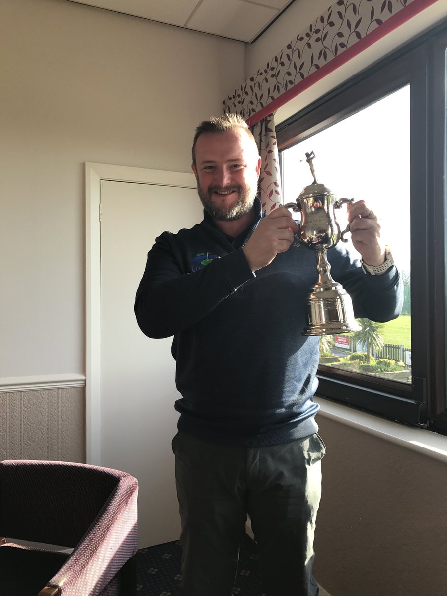 Bunkers Golf Society tweet media