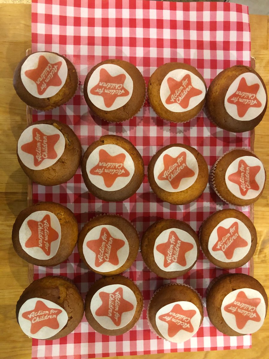 AfCInspireIT's tweet photo. We had an incredible week with @DellTechUK ! On Tuesday we held a very successful Dell's Kitchen- our young people loved serving food to @DellTechUK colleagues and received excellent feedback! And yesterday we celebrated #IWD2020 together- pledging to do more for equal rights! https://t.co/QH7LkcRr9e