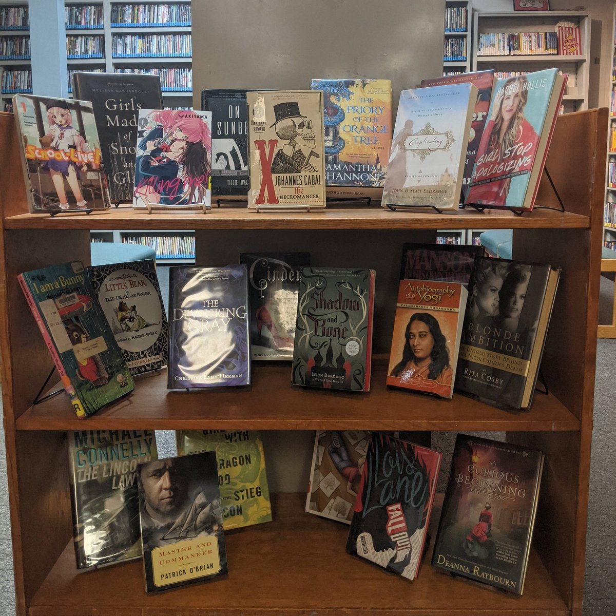 GardCityMichLib's tweet photo. March is reading Month! Out staff have picked some of their favorites for you to check out! #stafffavorites https://t.co/z1YSqNyq9m