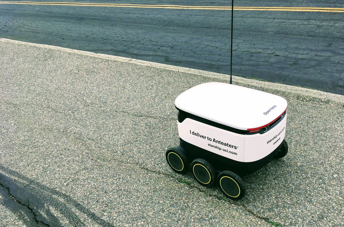 Nagataka On Twitter なんかいた 家の近所とキャンパス内で遭遇 Met Food Delivery Robots This Morning In The Neighborhood Https T Co Jwxgbdfe0r