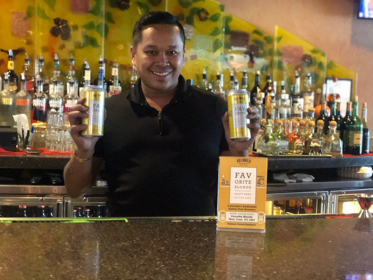 HolidailyBrew's tweet photo. Cheers for travel beers! ✈️ Holidaily beer now at Denver International Airport! Find us at #Etais and Que Bueno in Concourse B 🍻 #DIA https://t.co/s4B8ZtX3v4