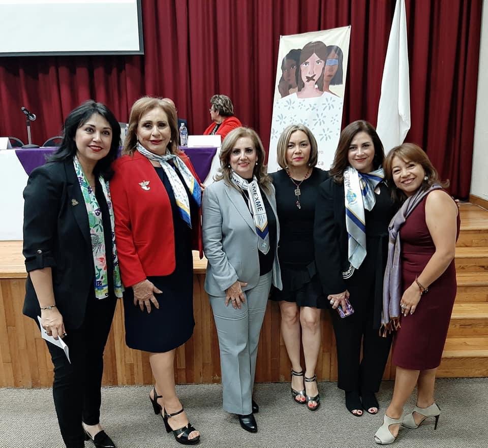 AmexmeObregon's tweet photo. En el marco de la Conmemoración del Día Internacional de las Mujeres, estuvimos presentes en Hermosillo el día de ayer en la presentación del libro Violencia política contra las mujeres '' El precio de la paridad en México'' de las autoras Gabriela Vargas y Silvia G. Palazuelos. https://t.co/yv1RbH0FSc