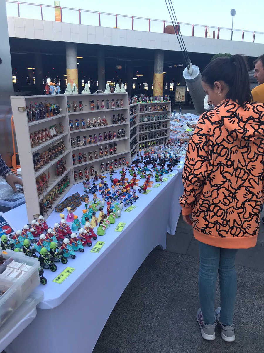 HoleaHuelva's tweet photo. ¡Nuestro mercadillo de clicks está ya listo para que lo visites! 🤩 Hoy hasta las 22.00 horas y mañana sábado también repetimos de 10.00 a 22.00 horas 🙌 #HoleaHuelva #HoleaPartedeTi #PartedeTi https://t.co/3jHjWCWtY5