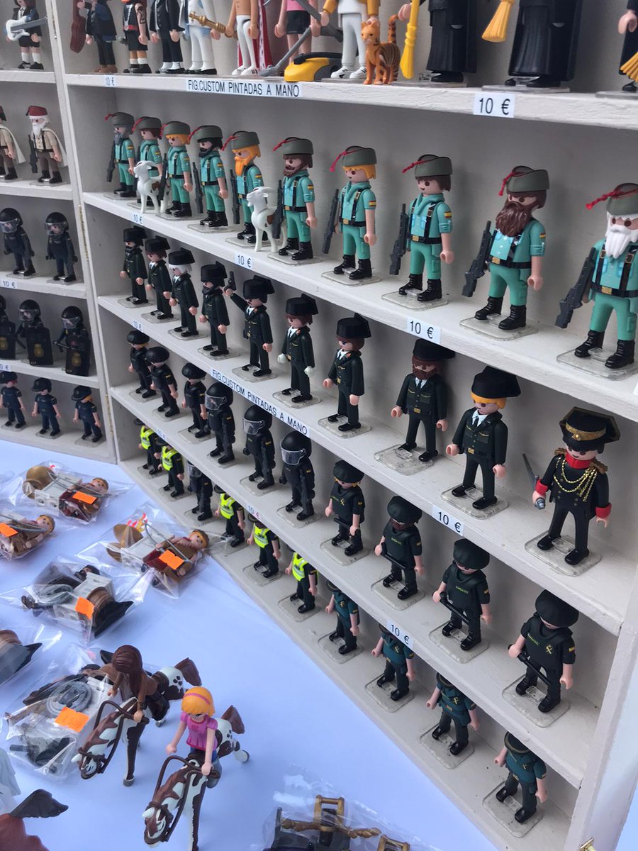 HoleaHuelva's tweet photo. ¡Nuestro mercadillo de clicks está ya listo para que lo visites! 🤩 Hoy hasta las 22.00 horas y mañana sábado también repetimos de 10.00 a 22.00 horas 🙌 #HoleaHuelva #HoleaPartedeTi #PartedeTi https://t.co/3jHjWCWtY5