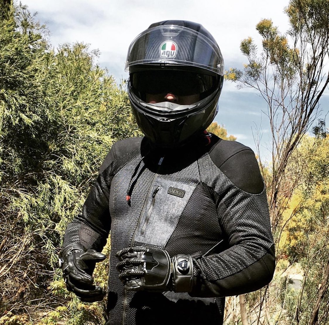 knoxarmour's tweet photo. #knoxfeaturefriday this week goes to Tom @cafe_racer_aus ✊🏽Tom rides a stunning #triumph #street cup, check it out!
#knoxarmour #trustinknox https://t.co/hdzFI57zp2