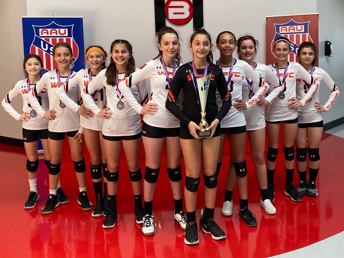 Aaronwpvc's tweet image. Not to be outdone, Coach Emily’s 12Armour team beat out all others for First Place at AAU Super Regionals!! Love those winning ways, girls! 

#WPVC #volleyball #volleyballtournaments #WPVCteams #greatvolleyball #firstplac AAUSuperRegional #Champions