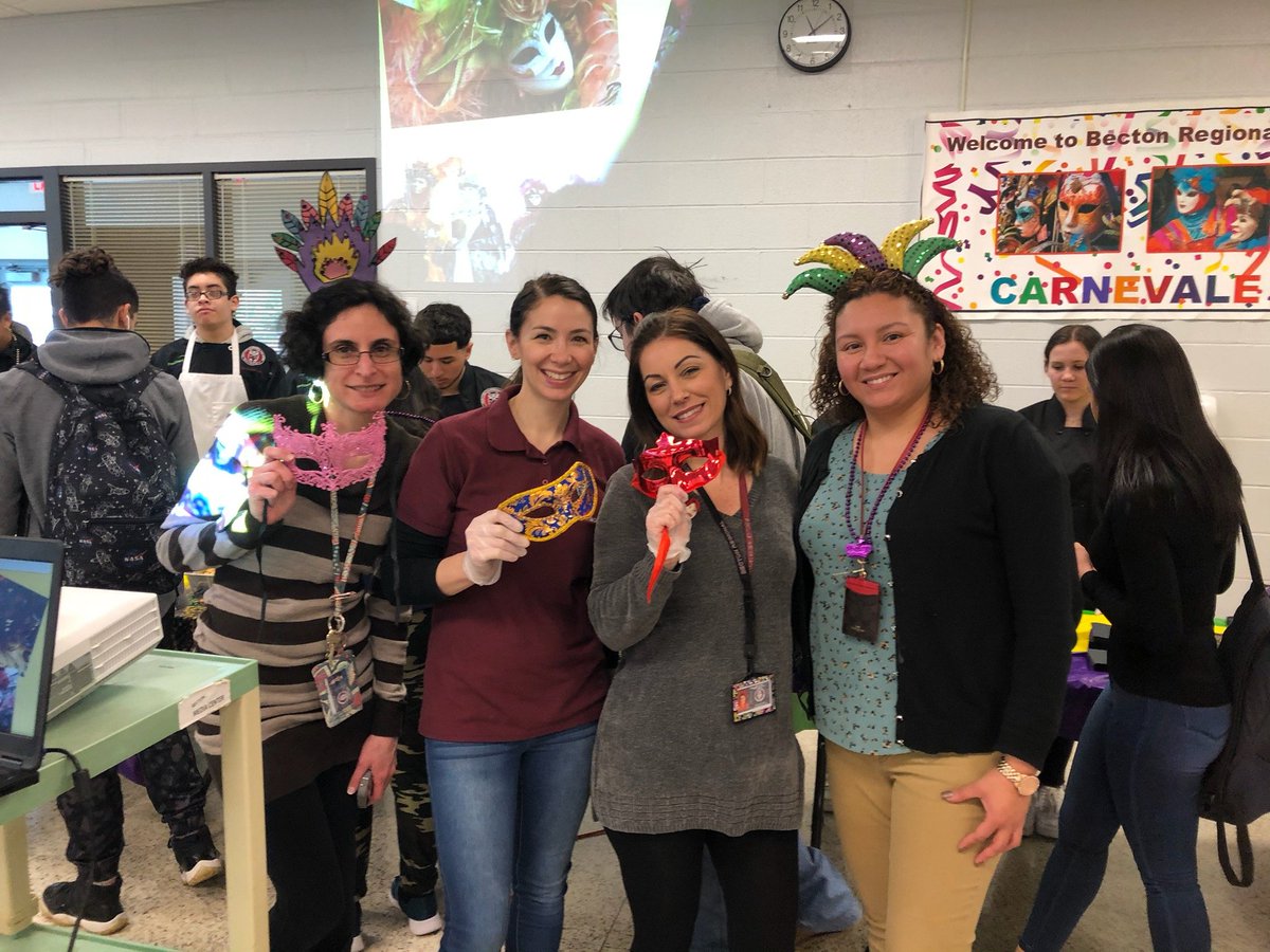 Another successful Carnaval w/ #BectonsBest sts/staff. #Carnevale2020 #greatcolleagues. #Art #Culinary #WL @MyColangelo @Chef_Becton @PaolaBonanno3 @BectonHS. Special thanks to our adm for always supporting us!! @jbononno @Dr_DSforza