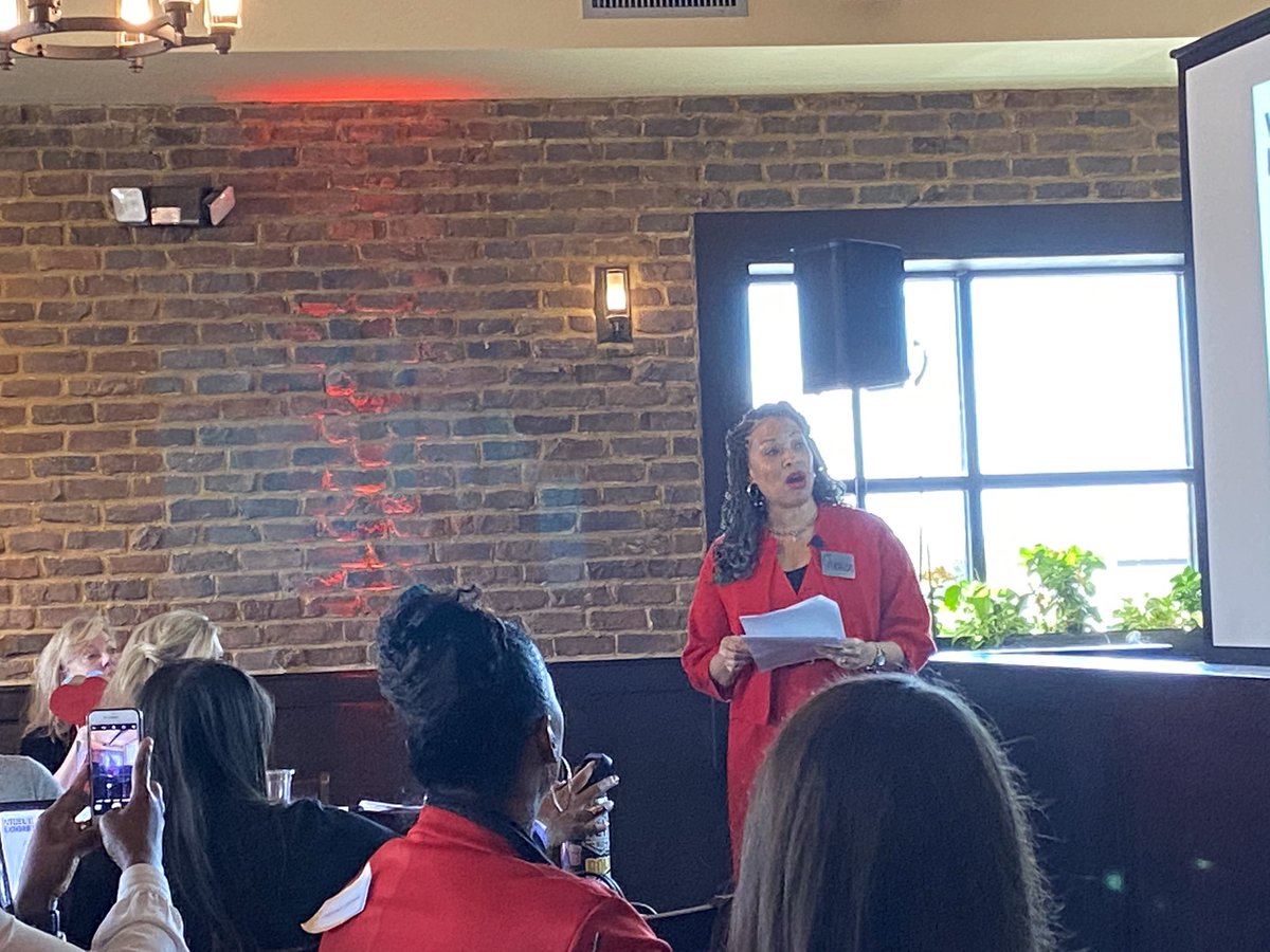 joyjbpatterson's tweet photo. Kicking off International Women’s Day with @Accenture_US . Thanks for moderating Cherise! #cltiwd2020 https://t.co/lAWWUMwqzR