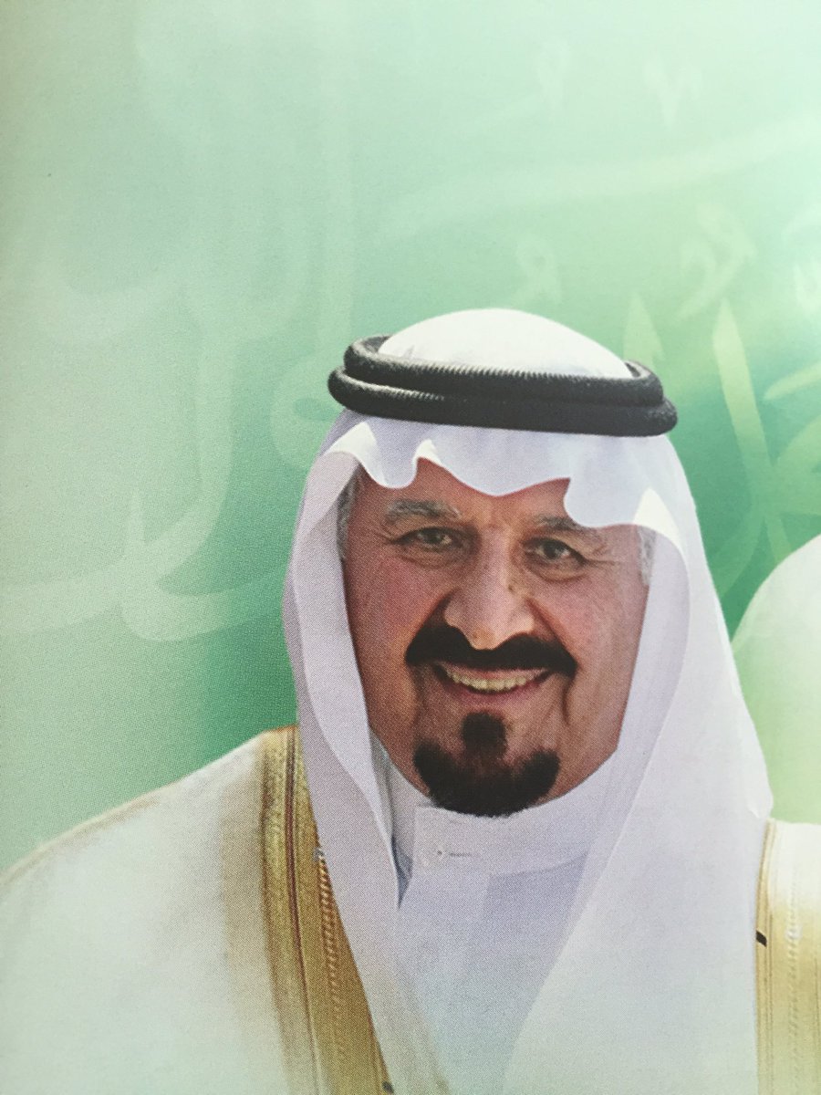 ssff203's tweet photo. @AlSaudAbeer @d1com 
مانسينا بسمة الوجه السعيد 
في وجه سلطان يوم نشاهده

ولانسينا طلته في كل عيد
في تبوك الورد يوم نعايده https://t.co/CXf2FBYndJ